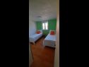 Apartmaji Louis - 250m to the beach: A1(6) Supetar - Otok Brač  - Apartma - A1(6): spalnica