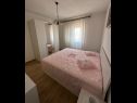 Apartmaji Senija - 150 m from beach: A1(4) Supetar - Otok Brač  - Apartma - A1(4): spalnica