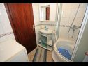 Apartmaji Vrilo- 30m from the sea A1(4+2) Supetar - Otok Brač  - Apartma - A1(4+2): kopalnica s straniščem