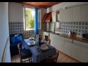 Apartmaji Mar - 50 m from beach: A1(4+1), A2(4+1), A3(4+1) Sutivan - Otok Brač  - Apartma - A1(4+1): kuhinja in jedilnica