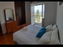 Apartmaji Mar - 50 m from beach: A1(4+1), A2(4+1), A3(4+1) Sutivan - Otok Brač  - Apartma - A3(4+1): spalnica