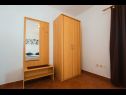 Apartmaji Bela2 - great location A1 B1(4), A2 C1(4), A3 D1(4+1) Mastrinka - Otok Čiovo  - Apartma - A1 B1(4): spalnica