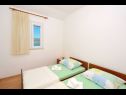 Apartmaji Sima - 100m from beach: A1(4+1), A2(2+2), A3(4+2), A4 (2+2) Mastrinka - Otok Čiovo  - Apartma - A1(4+1): spalnica