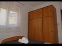 Apartmaji Mara - 70m from the sea A2(4+1), A3(4+1), A4(2+1), A1(2+1) Okrug Gornji - Otok Čiovo  - Apartma - A2(4+1): spalnica