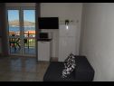 Apartmaji Mara - 70m from the sea A2(4+1), A3(4+1), A4(2+1), A1(2+1) Okrug Gornji - Otok Čiovo  - Apartma - A4(2+1): dnevna soba