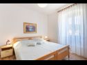 Apartmaji Mici 1 - great location and relaxing: A1(4+2) , SA2(2) Cres - Otok Cres  - Apartma - A1(4+2) : spalnica