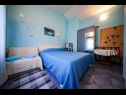 Apartmaji Tara - 70 m from beach: SA2 rozi(2), SA3 plavi(2) Brbinj - Dugi otok  - Studio apartma - SA3 plavi(2): spalnica