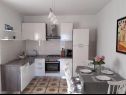Apartmaji Dioniza - 150 m from beach: A1(2+2), A2(3), A3(2+2) Jelsa - Otok Hvar  - Apartma - A1(2+2): kuhinja in jedilnica