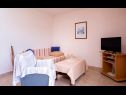 Apartmaji Gold - 300 m from beach: A1(2), A2(3+1) Stari Grad - Otok Hvar  - Apartma - A2(3+1): dnevna soba