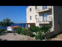 Apartmaji Jela - terrace and sea view A1(4+2) Zavala - Otok Hvar  - hiša