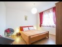 Apartmaji Ljilja - nice garden: A1(4) Fažana - Istra  - Apartma - A1(4): spalnica