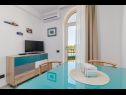 Apartmaji Fimi- with swimming pool A1 Blue(2), A2 Green(3), A3 BW(4) Medulin - Istra  - Apartma - A1 Blue(2): dnevna soba