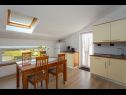 Apartmaji Dream - 20 m from sea: Gold(3) Medulin - Istra  - Apartma - Gold(3): kuhinja in jedilnica