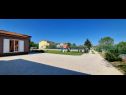 Hiša za počitnice Ron - spacious garden: H(6) Pula - Istra  - Hrvaška  - dvorišče