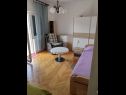 Apartmaji Eli - 50m from the sea: A3(4) Umag - Istra  - Apartma - A3(4): dnevna soba