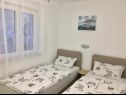 Apartmaji Noel - with private pool: A1-prizemlje(4+1), A2-prvi kat(4+1) Umag - Istra  - Apartma - A1-prizemlje(4+1): spalnica