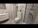 Apartmaji Mila - 80 m from the beach: A1(6) Brna - Otok Korčula  - Apartma - A1(6): kopalnica s straniščem