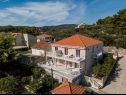 Apartmaji Dado - terrace with sea view: A1(6+2) Lumbarda - Otok Korčula  - hiša