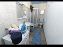 Apartmaji Dijana - 20m from the sea A1 Antica(4+1), A2 Diana(2+1), A3 Mirela(2+1) Prigradica - Otok Korčula  - Apartma - A1 Antica(4+1): kopalnica s straniščem