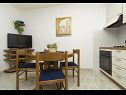Apartmaji Dijana - 20m from the sea A1 Antica(4+1), A2 Diana(2+1), A3 Mirela(2+1) Prigradica - Otok Korčula  - Apartma - A2 Diana(2+1): kuhinja in jedilnica