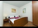 Apartmaji Dijana - 20m from the sea A1 Antica(4+1), A2 Diana(2+1), A3 Mirela(2+1) Prigradica - Otok Korčula  - Apartma - A3 Mirela(2+1): spalnica