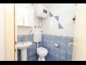Apartmaji Niks - terrace & sea view: A1(4), A2(2) Vela Luka - Otok Korčula  - Apartma - A2(2): kopalnica s straniščem
