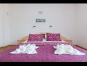 Apartmaji Juri A1(2+2), A2(2+2) Vrbnik - Otok Krk  - Apartma - A1(2+2): spalnica
