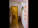 Apartmaji Luka A1(4), A2(4) Vrbnik - Otok Krk  - Apartma - A1(4): hodnik