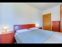 Apartmaji Eli - 100 m from sea: A1(4), A2(2) Mali Lošinj - Otok Lošinj  - Apartma - A2(2): spalnica