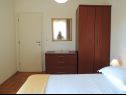 Apartmaji Smilja - 150 m from pebble beach: A1(2+2), A2(2+1), SA3(2) Baška Voda - Riviera Makarska  - Apartma - A1(2+2): spalnica