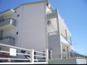 Apartmaji Josip II - 150 m from beach with free parking: SA4(2+1), SA5(3), A6(4) Baška Voda - Riviera Makarska  - hiša