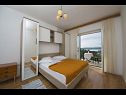 Apartmaji Panorama - terrace with sea view: A1(4) Brela - Riviera Makarska  - Apartma - A1(4): spalnica