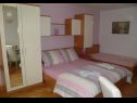 Apartmaji Vese - 200 m from beach: SA1(2+1), SA2(2+1), SA3(2+1), A4(4) Brela - Riviera Makarska  - Studio apartma - SA2(2+1): spalnica