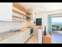 Apartmaji Horizont - 150 m from pebble beach: A1-Filip(4+2), A2-Mario(4+2) Brist - Riviera Makarska  - Apartma - A2-Mario(4+2): kuhinja