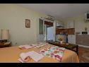 Apartmaji Vlatko - affordable & cosy: SA1(4), SA2(2+2), SA3(2+2) Krvavica - Riviera Makarska  - Studio apartma - SA2(2+2): spalnica