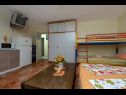 Apartmaji Vlatko - affordable & cosy: SA1(4), SA2(2+2), SA3(2+2) Krvavica - Riviera Makarska  - Studio apartma - SA2(2+2): spalnica