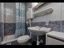 Apartmaji Vlatko - affordable & cosy: SA1(4), SA2(2+2), SA3(2+2) Krvavica - Riviera Makarska  - Studio apartma - SA3(2+2): kopalnica s straniščem
