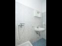 Apartmaji Željko - spacious and affordable A1(6+2), SA2(2), SA3(2), SA4(2+1) Makarska - Riviera Makarska  - Studio apartma - SA3(2): kopalnica s straniščem