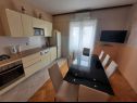 Apartmaji Željko - spacious and affordable A1(6+2), SA2(2), SA3(2), SA4(2+1) Makarska - Riviera Makarska  - Apartma - A1(6+2): kuhinja in jedilnica