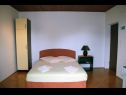 Apartmaji Sini - with parking : A1 (4+1), SA2 (2), SA3 (2), A4 (3+1) Makarska - Riviera Makarska  - Studio apartma - SA2 (2): spalnica