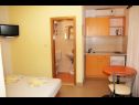 Apartmaji Sini - with parking : A1 (4+1), SA2 (2), SA3 (2), A4 (3+1) Makarska - Riviera Makarska  - Studio apartma - SA3 (2): kuhinja in jedilnica