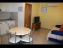 Apartmaji Sini - with parking : A1 (4+1), SA2 (2), SA3 (2), A4 (3+1) Makarska - Riviera Makarska  - Apartma - A4 (3+1): jedilnica