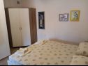 Apartmaji Vela- 50 m from beach: SA1(2+1) Makarska - Riviera Makarska  - Studio apartma - SA1(2+1): spalnica