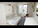 Apartmaji Fila - large & close to the beach: A1(5) Makarska - Riviera Makarska  - Apartma - A1(5): spalnica