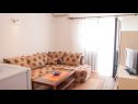 Apartmaji Ruza - sea view: A1(4), A2(4), A4(3+2), SA5(2), SA6(2+1), SA7(2), A8(2+2) Makarska - Riviera Makarska  - Apartma - A4(3+2): dnevna soba