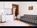Apartmaji Ruza - sea view: A1(4), A2(4), A4(3+2), SA5(2), SA6(2+1), SA7(2), A8(2+2) Makarska - Riviera Makarska  - Studio apartma - SA6(2+1): spalnica