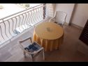 Apartmaji Ruza - sea view: A1(4), A2(4), A4(3+2), SA5(2), SA6(2+1), SA7(2), A8(2+2) Makarska - Riviera Makarska  - Studio apartma - SA7(2): terasa