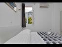 Apartmaji Petar - 200 m from beach: A1(4) Makarska - Riviera Makarska  - Apartma - A1(4): spalnica