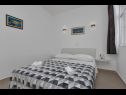 Apartmaji Petar - 200 m from beach: A1(4) Makarska - Riviera Makarska  - Apartma - A1(4): spalnica