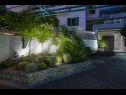 Apartmaji Gianni - modern & great location: SA1(2), A2(2+2), A3(2+2) Makarska - Riviera Makarska  - dvorišče